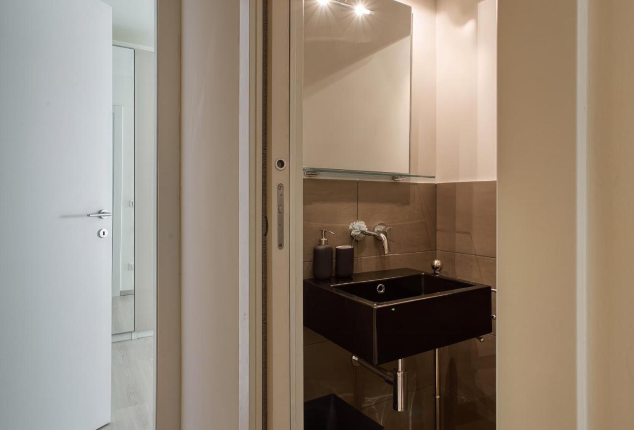 Joivy Vibrant 2Bed Apt With Balcony Милано Екстериор снимка