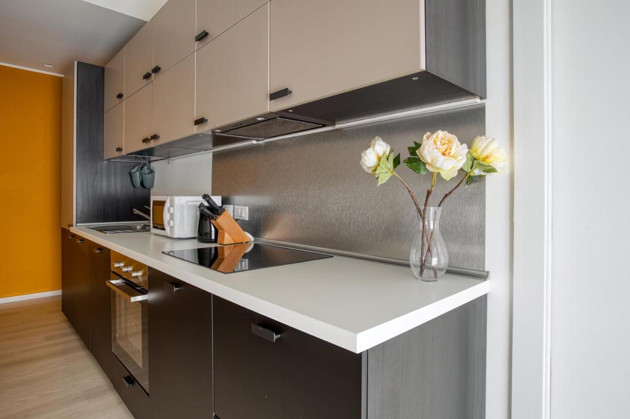 Joivy Vibrant 2Bed Apt With Balcony Милано Екстериор снимка